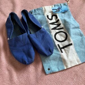 TOMS Women's Blue Slippers